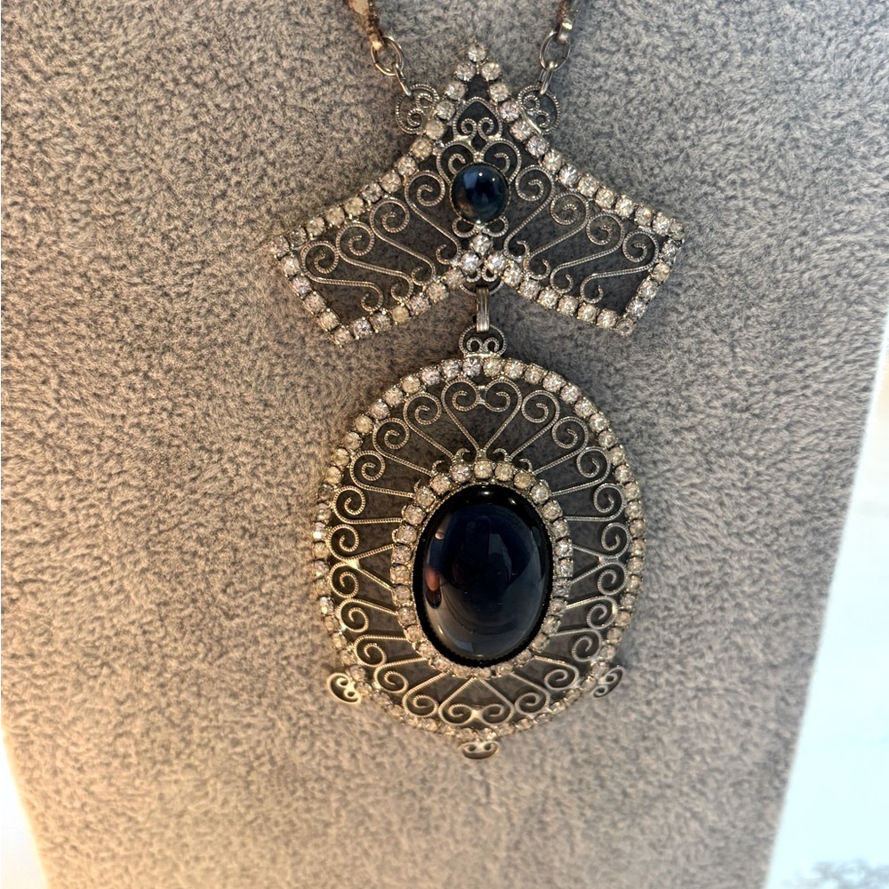 Vintage Hobe  Silver and Blue Pendant Necklace